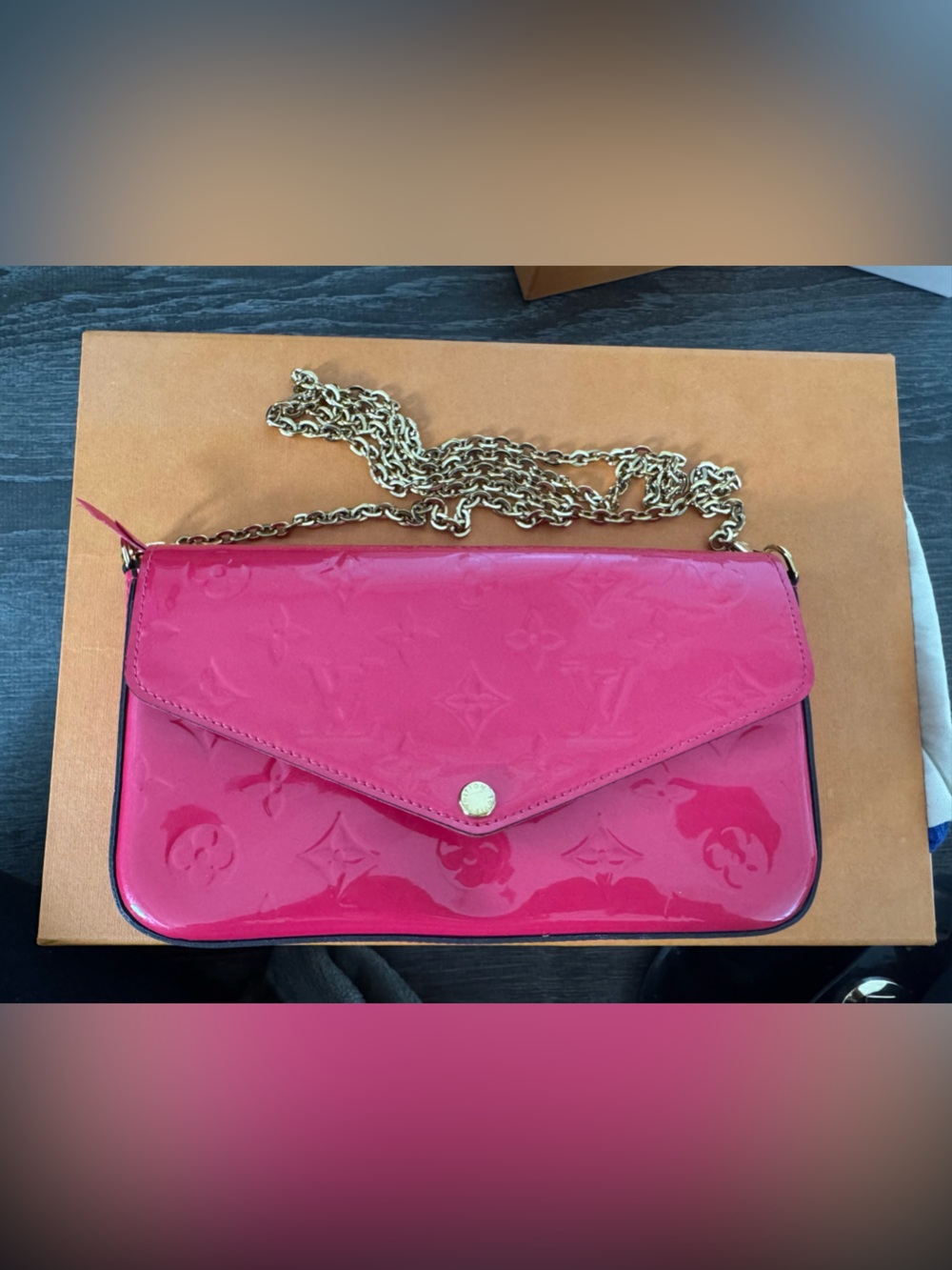 Louis Vuitton Pink Vernis Monogram Envelope Chain Clutch